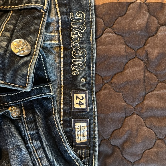 Miss Me Jeans- Standard Straight Leg - Picture 3 of 9
